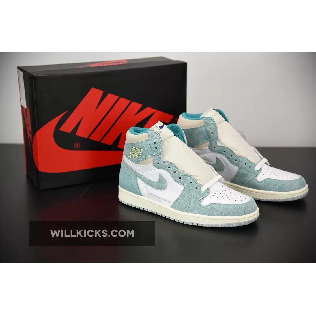 Air Jordan 1 Retro High OG Turbo Green/White-Light Smoke Grey-Sail / white turbo green