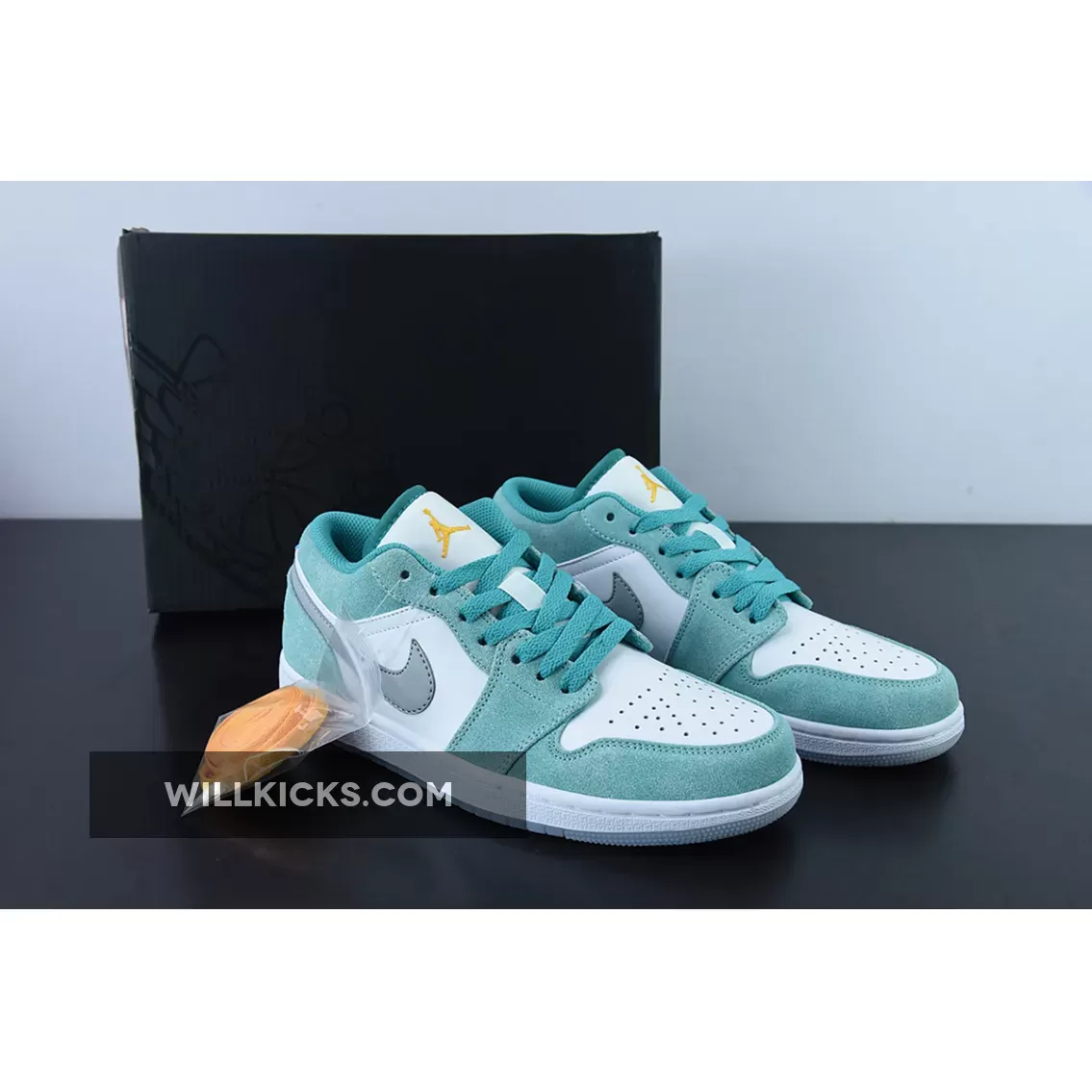 Air Jordan 1 Low New Emerald/White-Light Steel Grey DN3705-301 / new emerald jordan 1